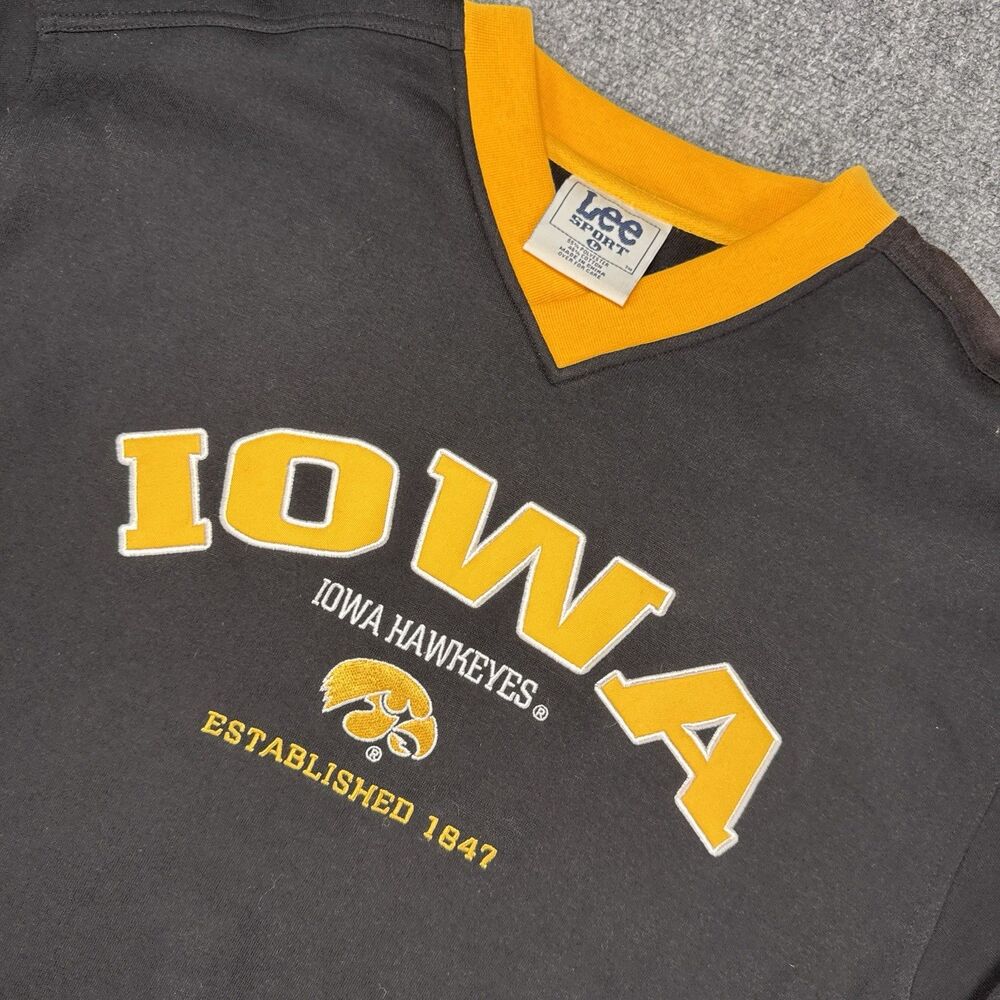 Vintage 90s Lee Sport NCAA Iowa Hawkeyes Graphic Sweatshirt Large